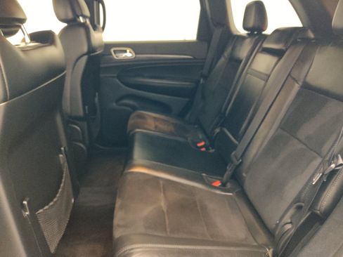 Used 2018 Jeep Grand Cherokee Altitude AWD/4WD image 18