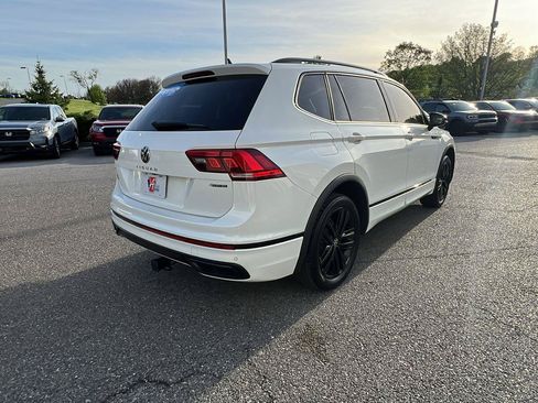 Used 2022 Volkswagen Tiguan SE R-Line AWD/4WD image 4