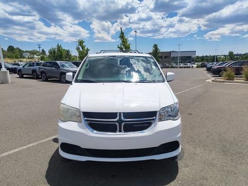 Used 2014 Dodge Grand Caravan SXT w/ Rear Park Assist Package FWD image 8
