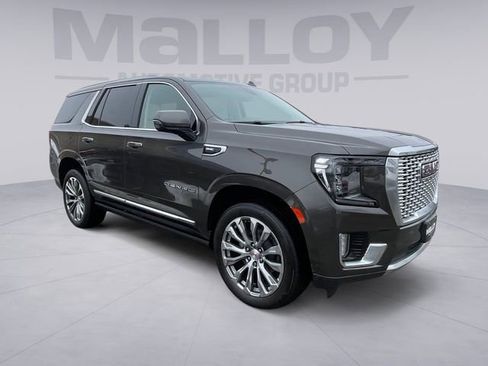 Used 2021 GMC Yukon Denali w/ Denali Premium Package image 7