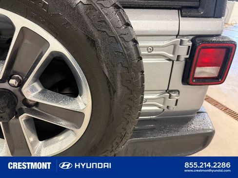 Used 2019 Jeep Wrangler Unlimited Sahara w/ Cold Weather Group AWD/4WD image 18