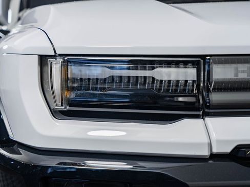 Used 2024 GMC Hummer EV 2X image 15