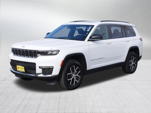 Used 2024 Jeep Grand Cherokee L Limited w/ Luxury Tech Group II AWD/4WD image 3