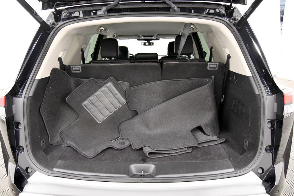 Used 2024 Nissan Pathfinder SL AWD/4WD image 7