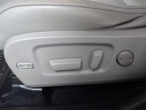 Used 2015 Toyota Highlander XLE AWD/4WD image 17