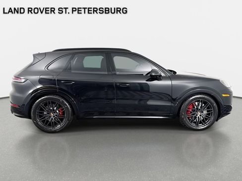 Used 2025 Porsche Cayenne GTS image 4