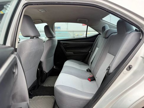 Used 2015 Toyota Corolla LE FWD image 32