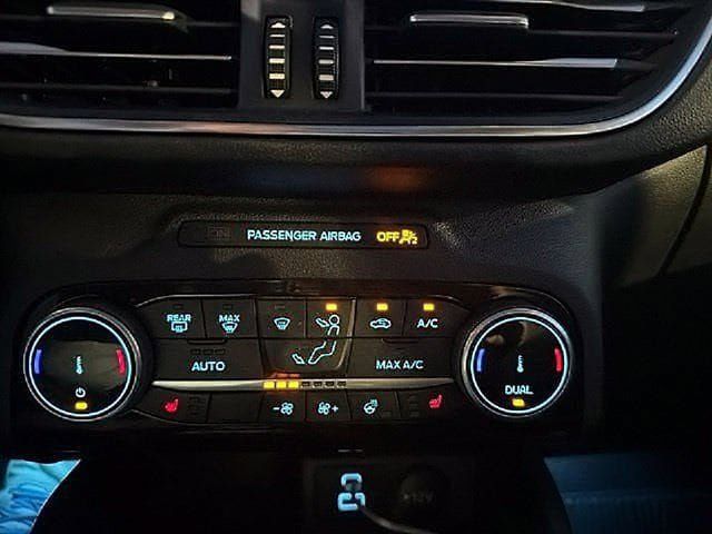 Used 2022 Ford Escape Titanium w/ Titanium Elite Package AWD/4WD image 17