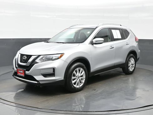 Used 2018 Nissan Rogue SV AWD/4WD image 2