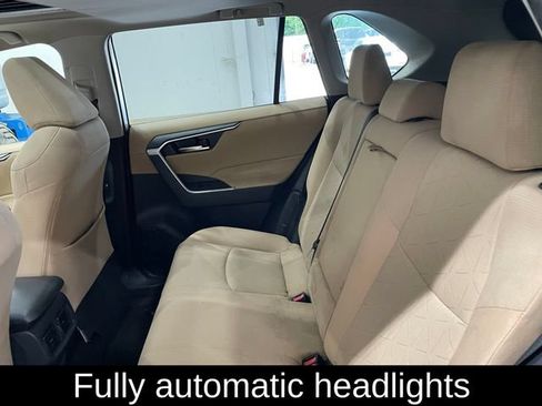 Used 2019 Toyota RAV4 XLE AWD/4WD image 13