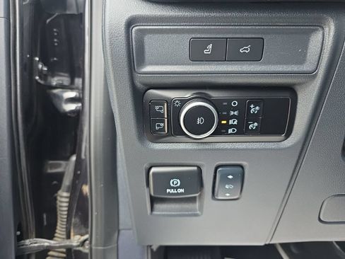 Used 2024 Ford Expedition Platinum AWD/4WD image 25