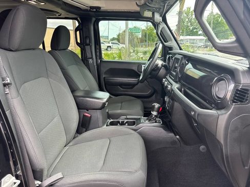 Used 2022 Jeep Gladiator Sport AWD/4WD image 19