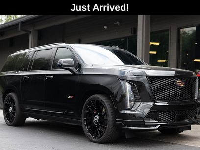 Used 2025 Cadillac Escalade ESV V