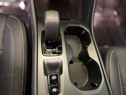 Used 2025 Volvo XC40 B5 Core w/ Protection Package Premier image 15