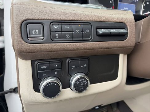 Used 2021 GMC Yukon Denali AWD/4WD image 22