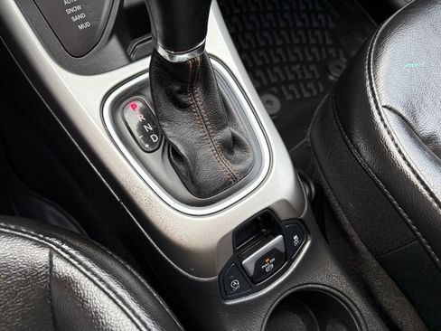 Used 2018 Jeep Compass Latitude w/ Popular Equipment Group image 28