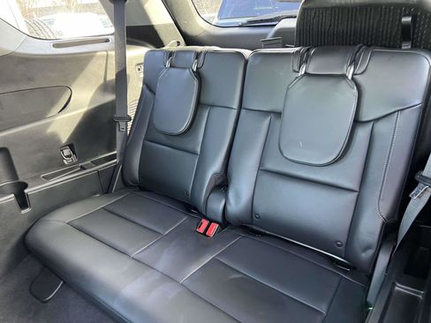 Used 2022 Ford Explorer XLT w/ Equipment Group 202A image 32