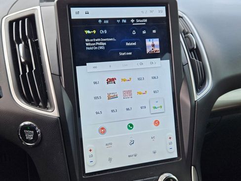 Used 2024 Ford Edge SE w/ Black Appearance Package image 11