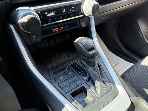 Used 2022 Toyota RAV4 LE image 24