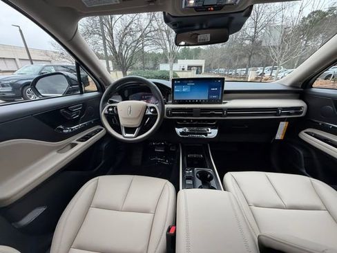 New 2026 Lincoln Corsair Premiere image 10