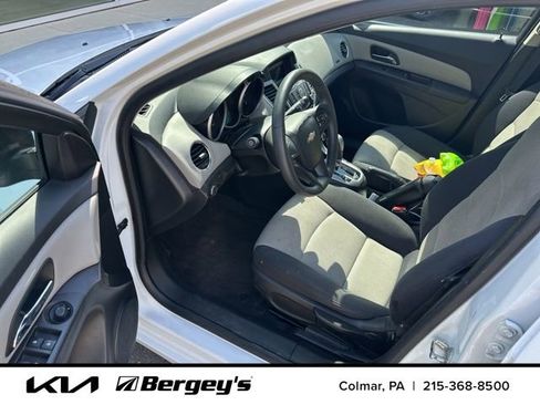Used 2016 Chevrolet Cruze LS image 4