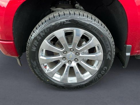 Used 2023 Chevrolet Silverado 1500 High Country w/ High Country Premium Package AWD/4WD image 9