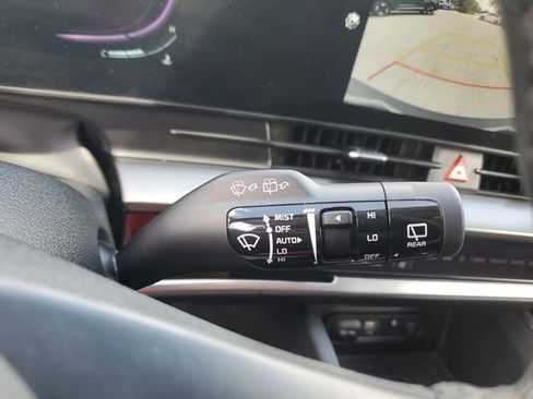 Certified 2024 Kia Sportage EX image 30