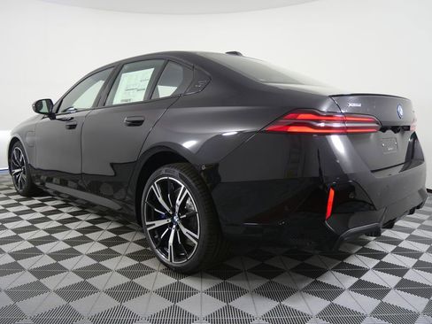 New 2027 BMW 550e xDrive AWD/4WD image 5