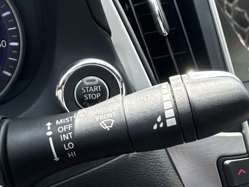 Used 2017 INFINITI Q60 3.0t RWD image 24