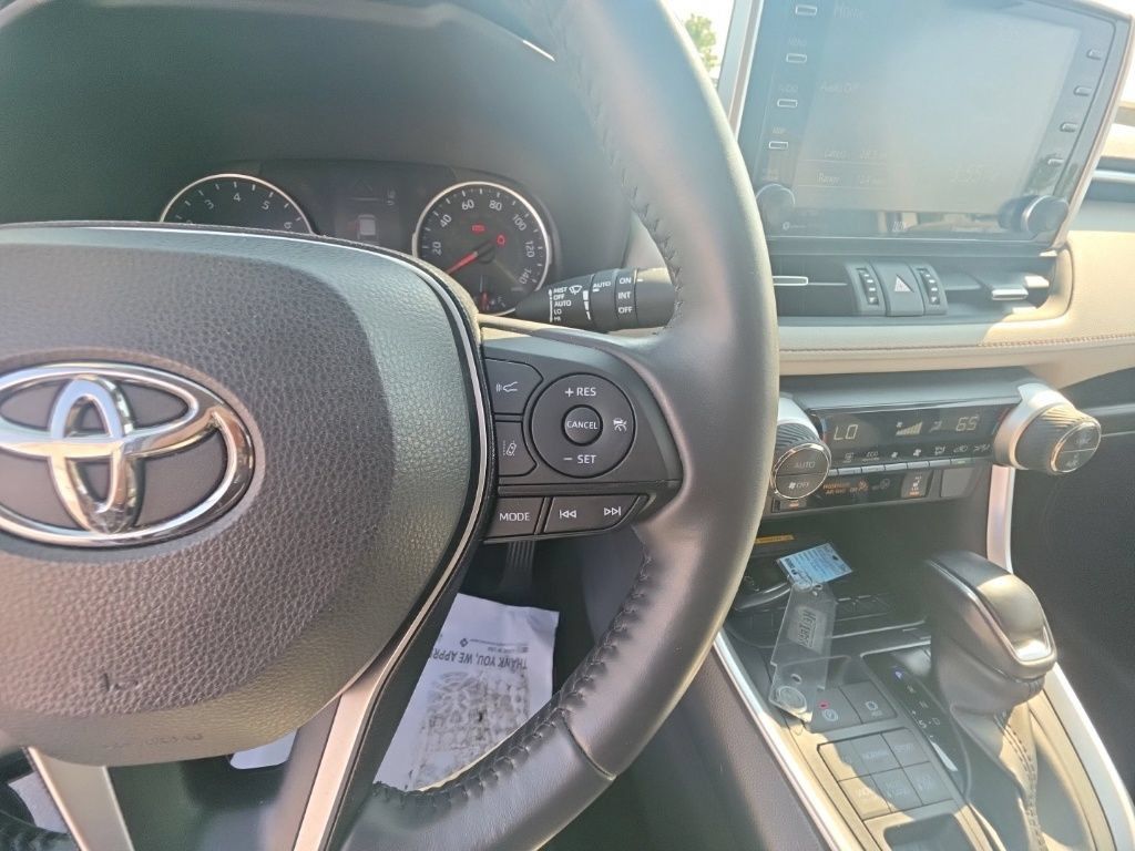 Used 2019 Toyota RAV4 XLE Premium w/ Advanced Technology Package AWD/4WD image 19