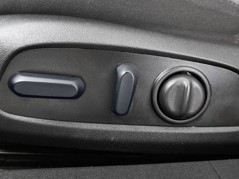 Used 2025 Chevrolet Malibu LT FWD image 8