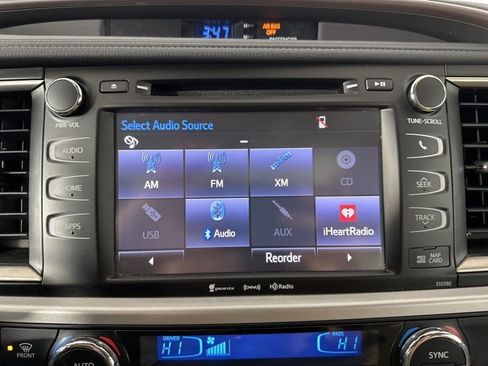 Used 2019 Toyota Highlander XLE image 20