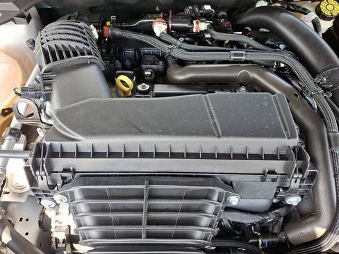 Certified 2025 Lincoln Corsair AWD w/ Equipment Group 101A image 28