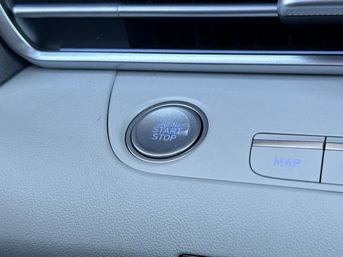 New 2026 Hyundai Elantra Limited FWD image 22