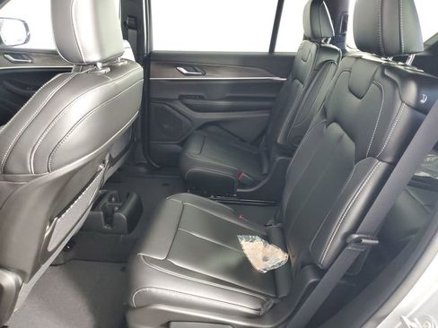 New 2025 Jeep Grand Cherokee L Limited image 13