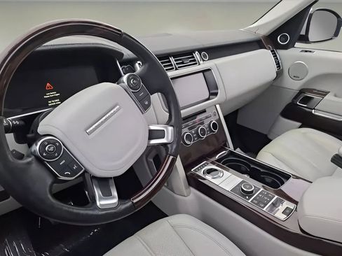 Used 2017 Land Rover Range Rover Supercharged image 13