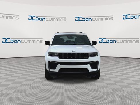 New 2026 Jeep Grand Cherokee Limited AWD/4WD image 3