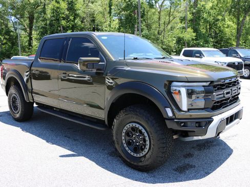 Used 2025 Ford F150 Raptor AWD/4WD image 9