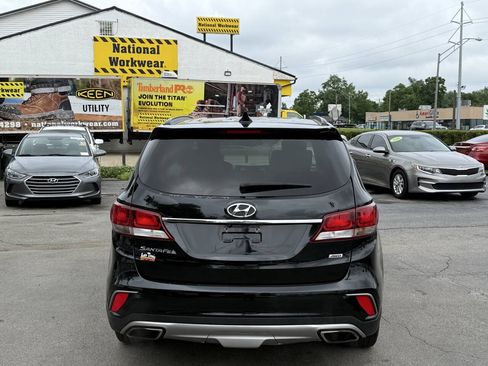 Used 2017 Hyundai Santa Fe SE AWD/4WD image 7