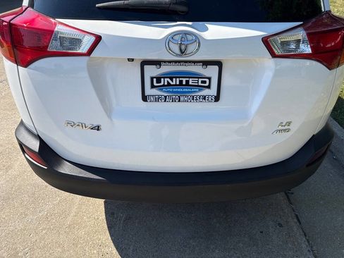 Used 2015 Toyota RAV4 LE AWD/4WD image 7