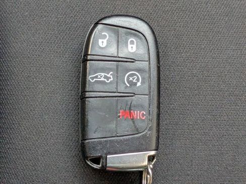 Used 2018 Dodge Challenger SXT w/ Blacktop Package image 33