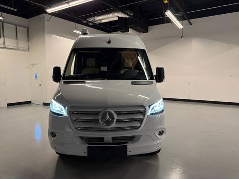 Used 2024 Mercedes-Benz Sprinter 3500 image 11