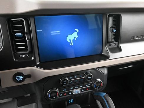 Used 2023 Ford Bronco Wildtrak AWD/4WD image 19