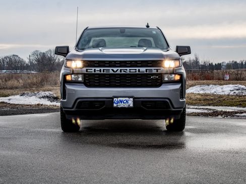 Used 2021 Chevrolet Silverado 1500 Custom w/ LPO, Dark Essentials Package image 5