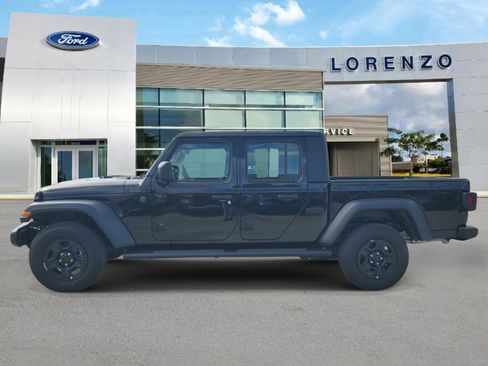 Used 2024 Jeep Gladiator Sport image 8