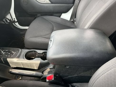 Used 2018 Jeep Wrangler Unlimited Sport AWD/4WD image 17