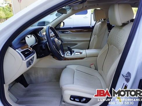Used 2018 BMW 750i RWD image 93