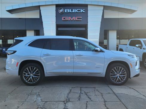 New 2026 Buick Enclave Avenir w/ Super Cruise Package image 3