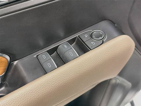 Used 2024 GMC Canyon Denali AWD/4WD image 18