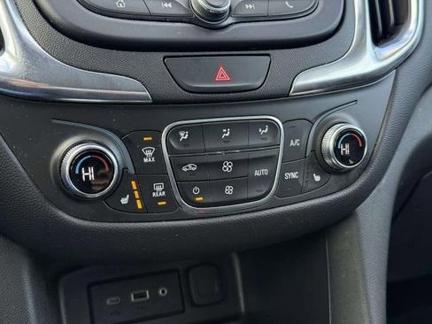 Used 2021 Chevrolet Equinox LT image 26
